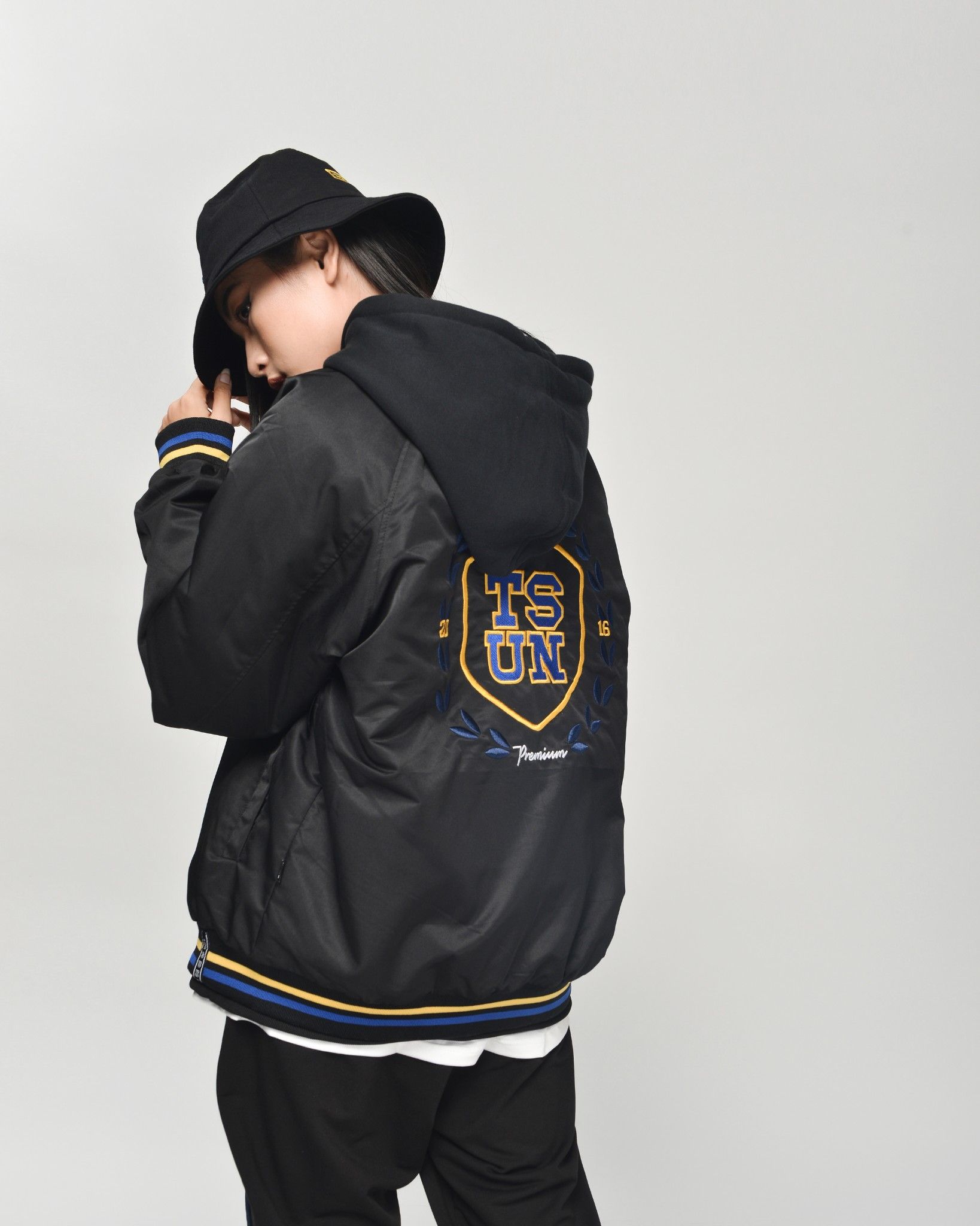 TSUN Bomber Jacket/Black