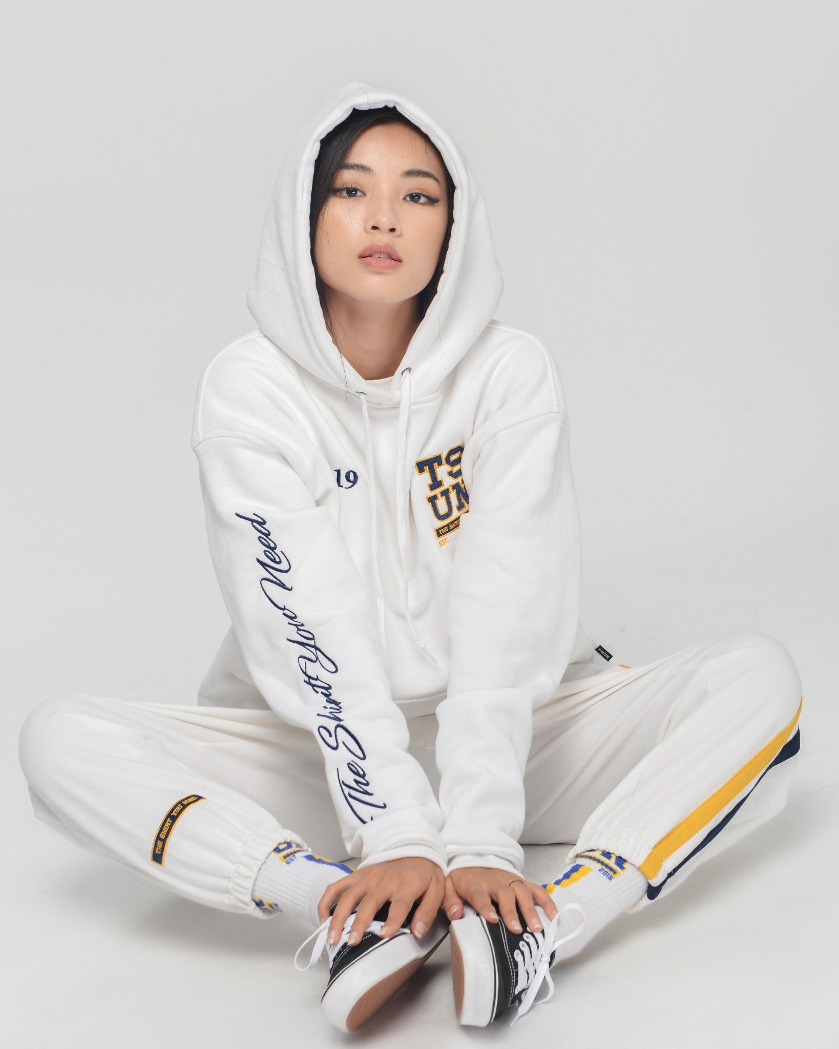 Signature Logo TSUN Hoodie/White