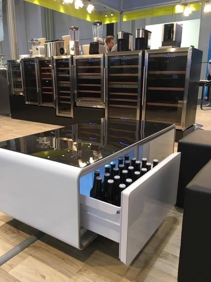 Bàn tích hợp bộ nhạc và tủ lạnh CASO Sound & Cool Kuhlschrank