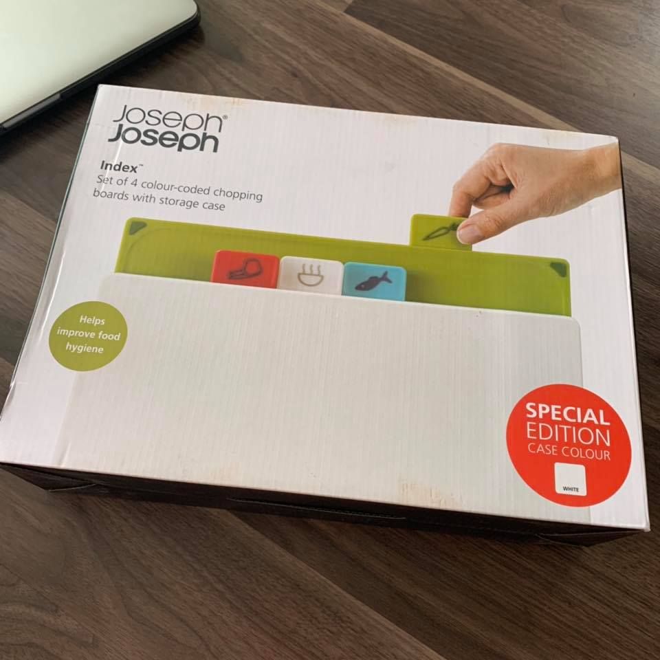 Set thớt chính hãng Joseph Joseph Index Special Edition Case White