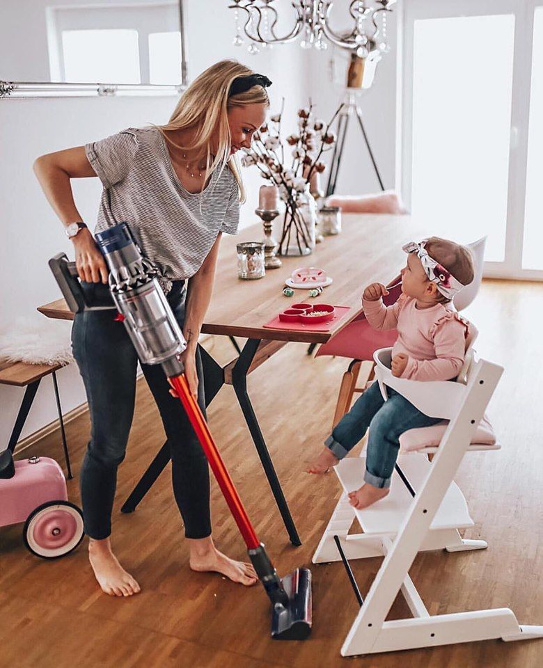 Máy hút bụi ko dây Dyson V10 Absolute