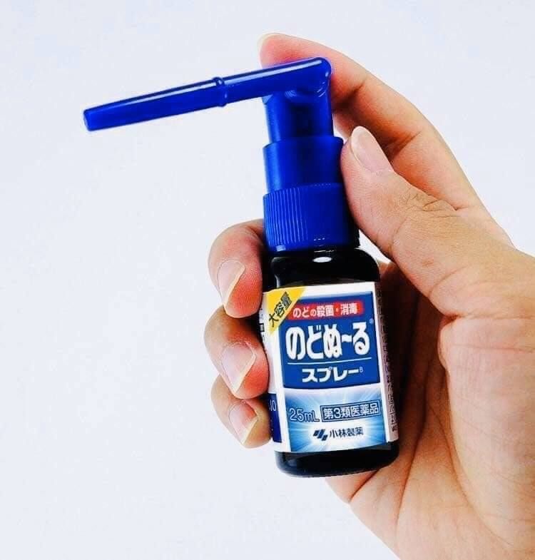 Xịt viêm họng Kobayashi 15ml