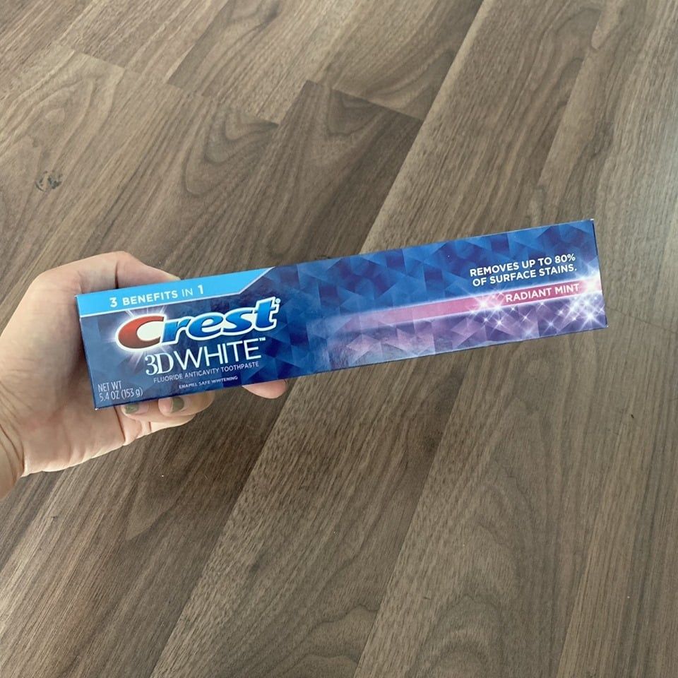 Kem Đánh Răng Crest 3D White Radiant Mint 153g