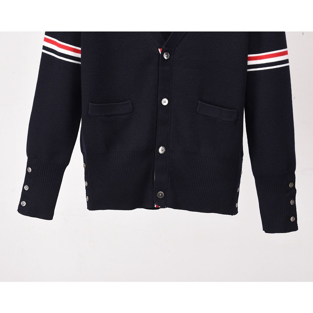  Áo khoác Cardigan nam nữ dệt kim Thom Browne 8835 chất vải len da thiết kế tay áo kẻ vạch cổ áo tim cực sang trọng 