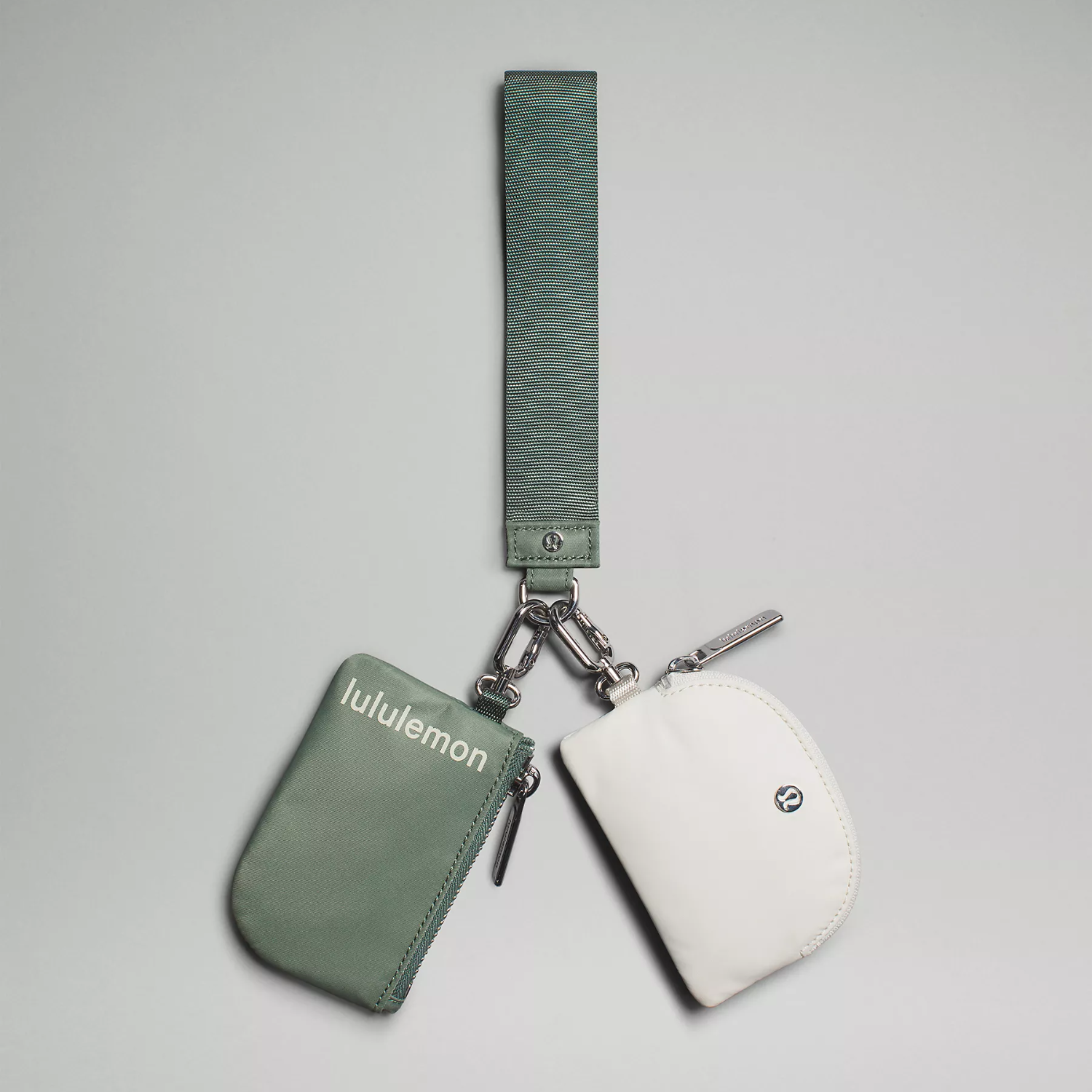 Móc Khóa Đôi LULULEMON DUAL POUCH WRISTLET Nhỏ Gọn Thời Trang Sang Chảnh