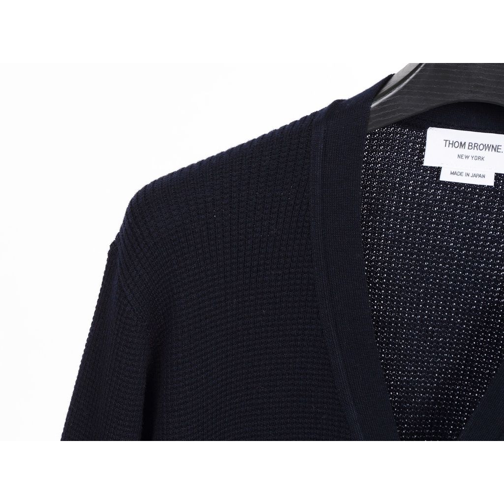 Áo khoác cổ tim Cardigan nam nữ dệt kim Thom Browne 4-Bar 20235 chất vải nhung tăm cao cấp thiết kế tay áo kẻ sọc