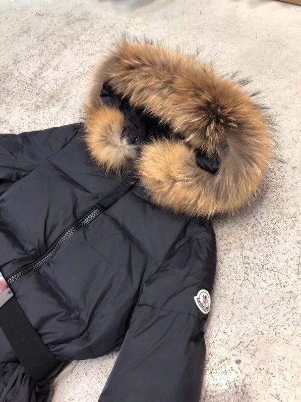  Áo Khoác Mangto Dáng Dài Lông Vũ Moncler Nữ Cổ Lông 