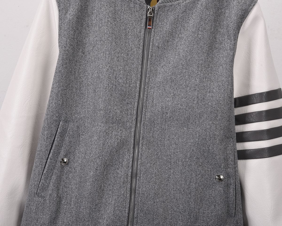 Áo khoác nam len lông cừu Thom Browne 4-Bar Varsity zip up 809 hàng thiết kế tay áo kẻ sọc cực sang trọng