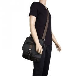 Túi Đeo Chéo Tumi 222304 Bravo Annapolis Zip Flap