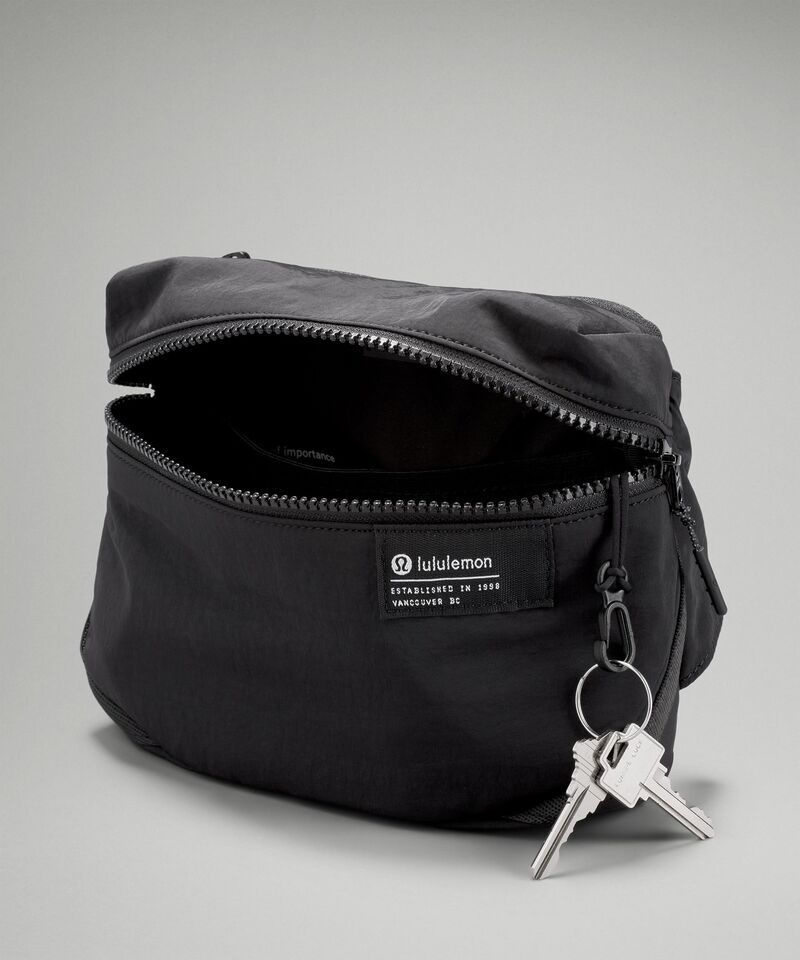 Túi Bao Tử Đeo Chéo LULULEMON CLEAN LINES 2L