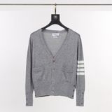  Áo Cardigan nam nữ dệt kim tay dài cổ tim Thom Browne 4-Bar 8819 Áo khoác chất liệu len bông thiết kế tay áo kẻ sọc 