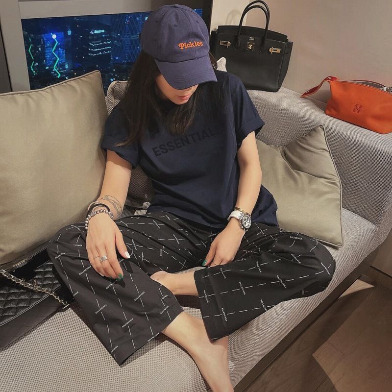 Áo Thun Nam Nữ Phong Cách Hàn Quốc ESSENTIALS