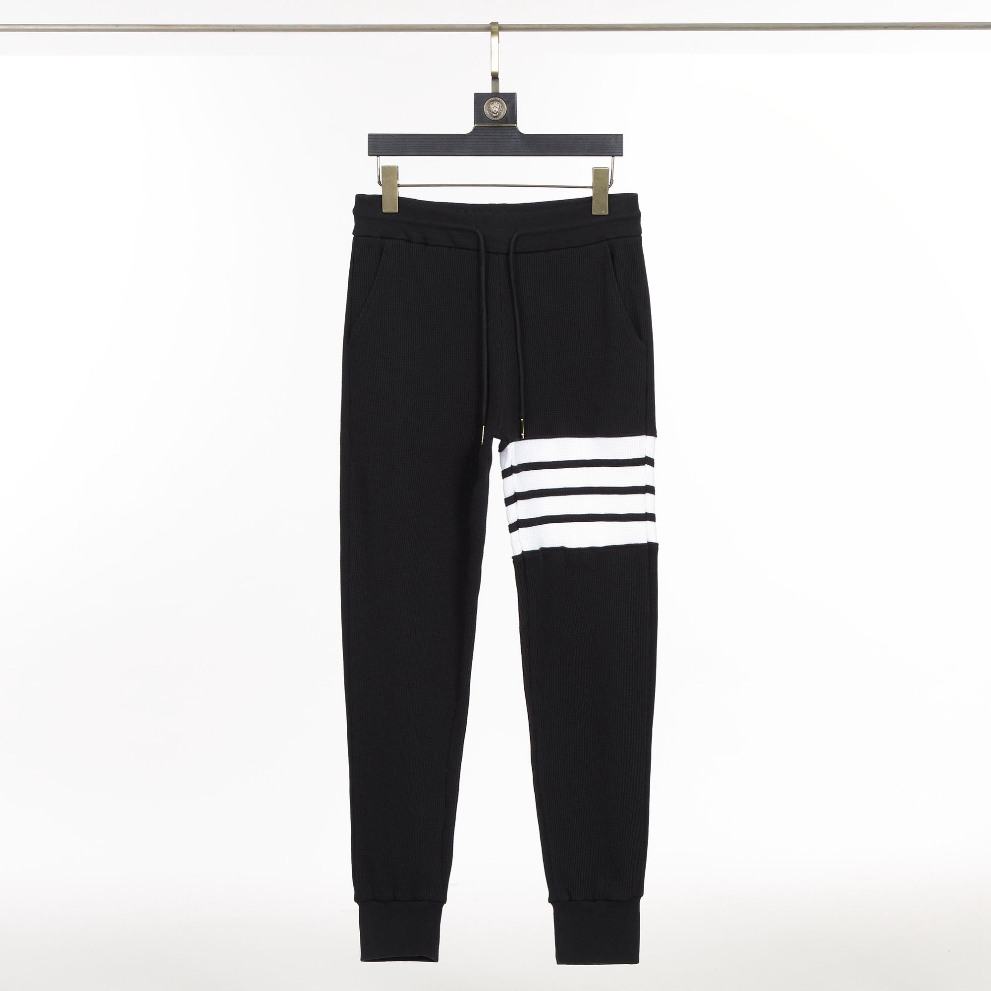 Quần jogger nam nữ form slim fit dáng Unisex Thom Browne 216 chất liệu nhung tăm mềm mại thiết kế kẻ sọc cực thời trang