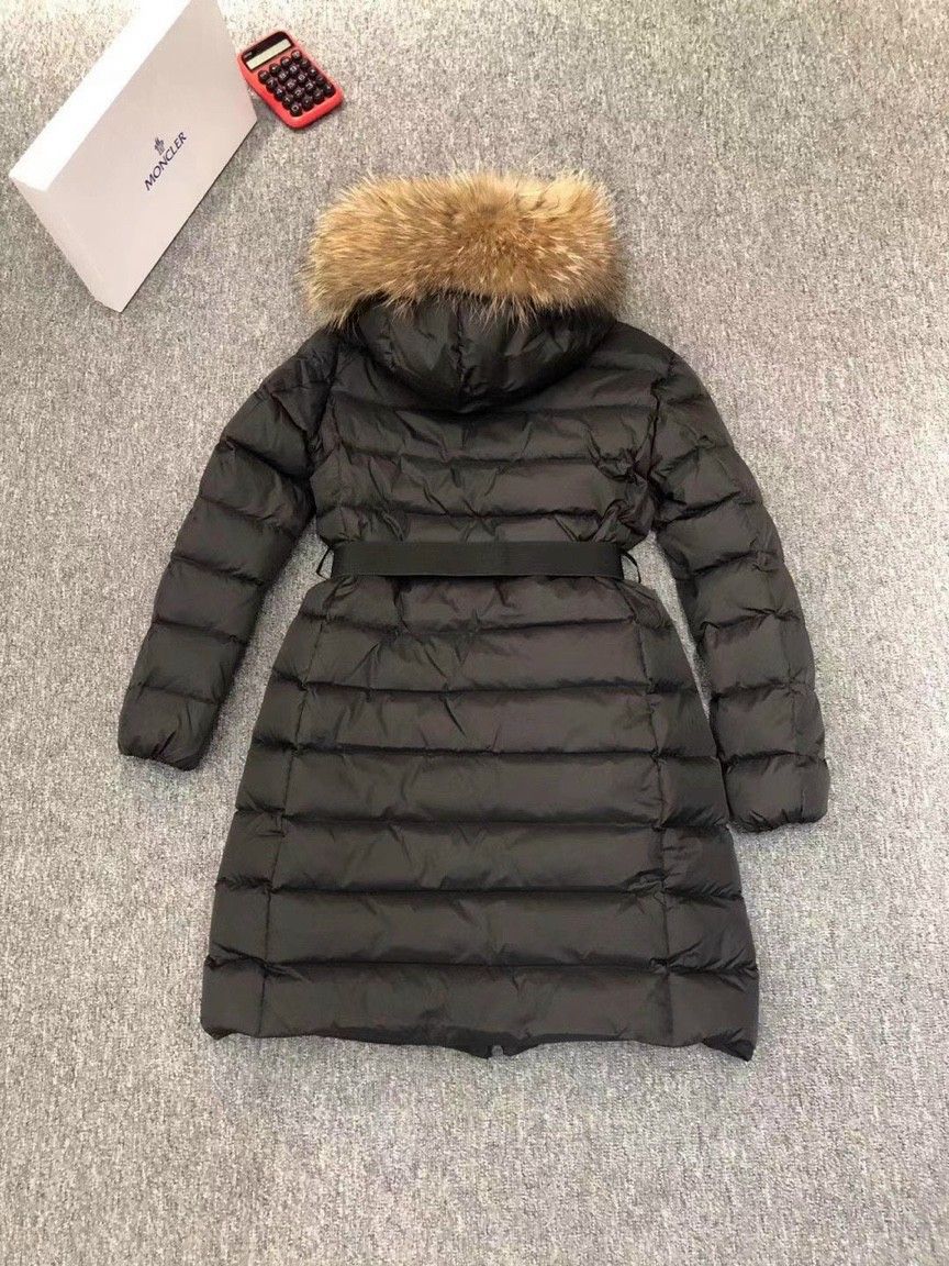 Áo khoác lông vũ mangto cổ lông dáng dài MONCLER nữ