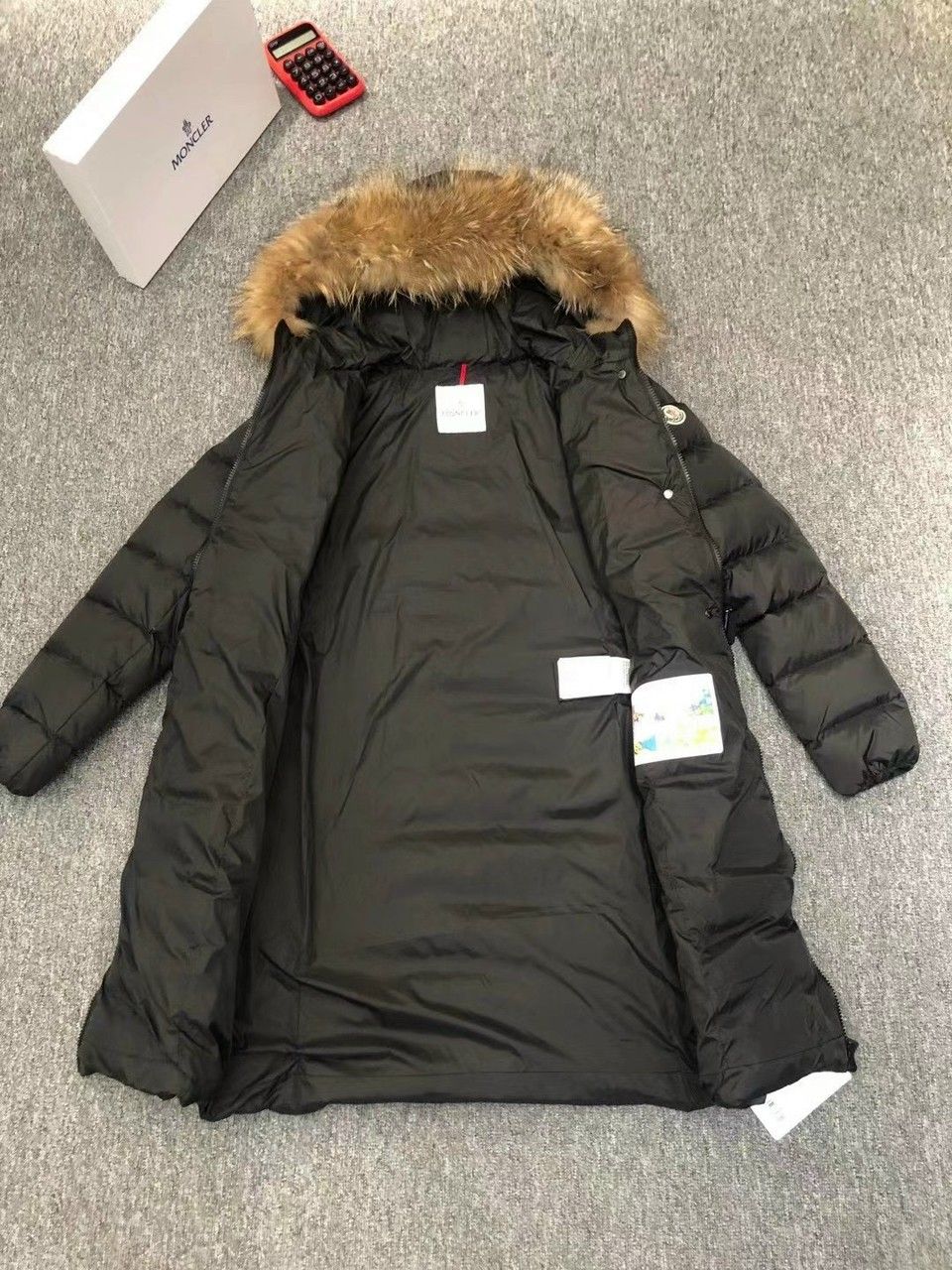 Áo khoác lông vũ mangto cổ lông dáng dài MONCLER nữ