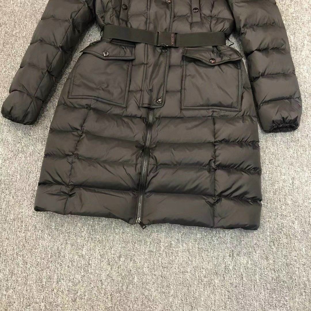 Áo khoác lông vũ mangto cổ lông dáng dài MONCLER nữ