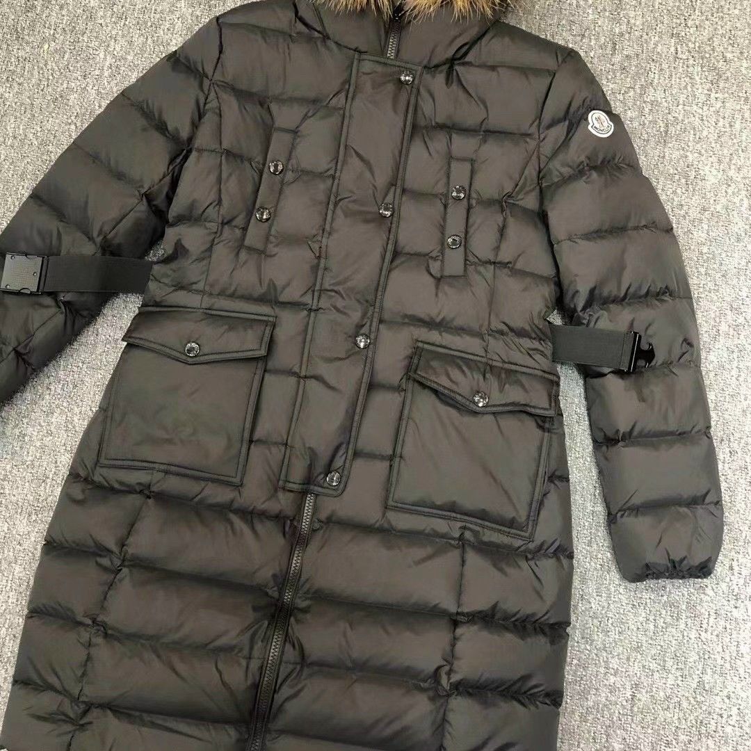 Áo khoác lông vũ mangto cổ lông dáng dài MONCLER nữ