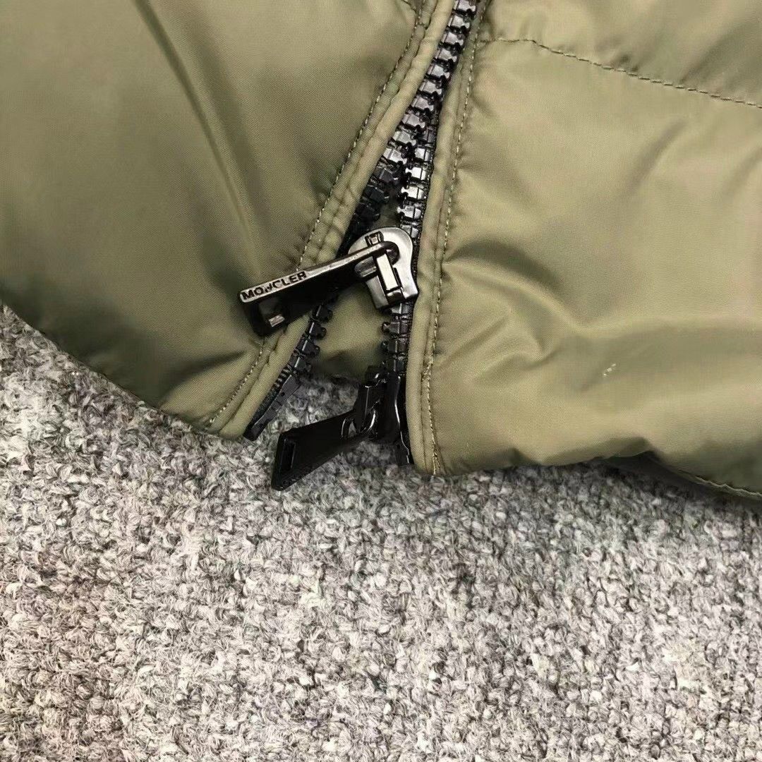 Áo khoác lông vũ mangto cổ lông dáng dài MONCLER nữ