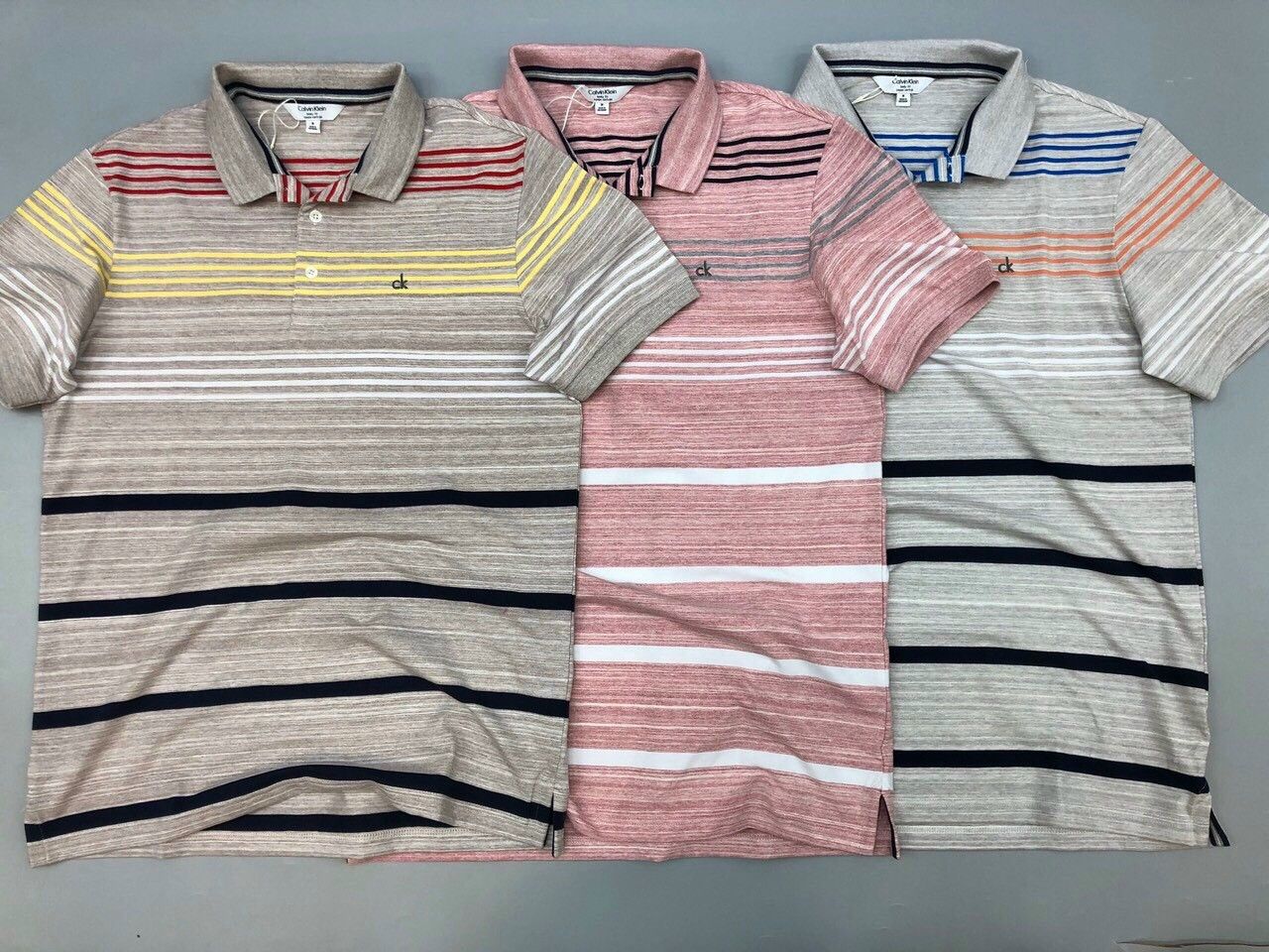 Áo thun nam có cổ Calvin Klein sọc caro