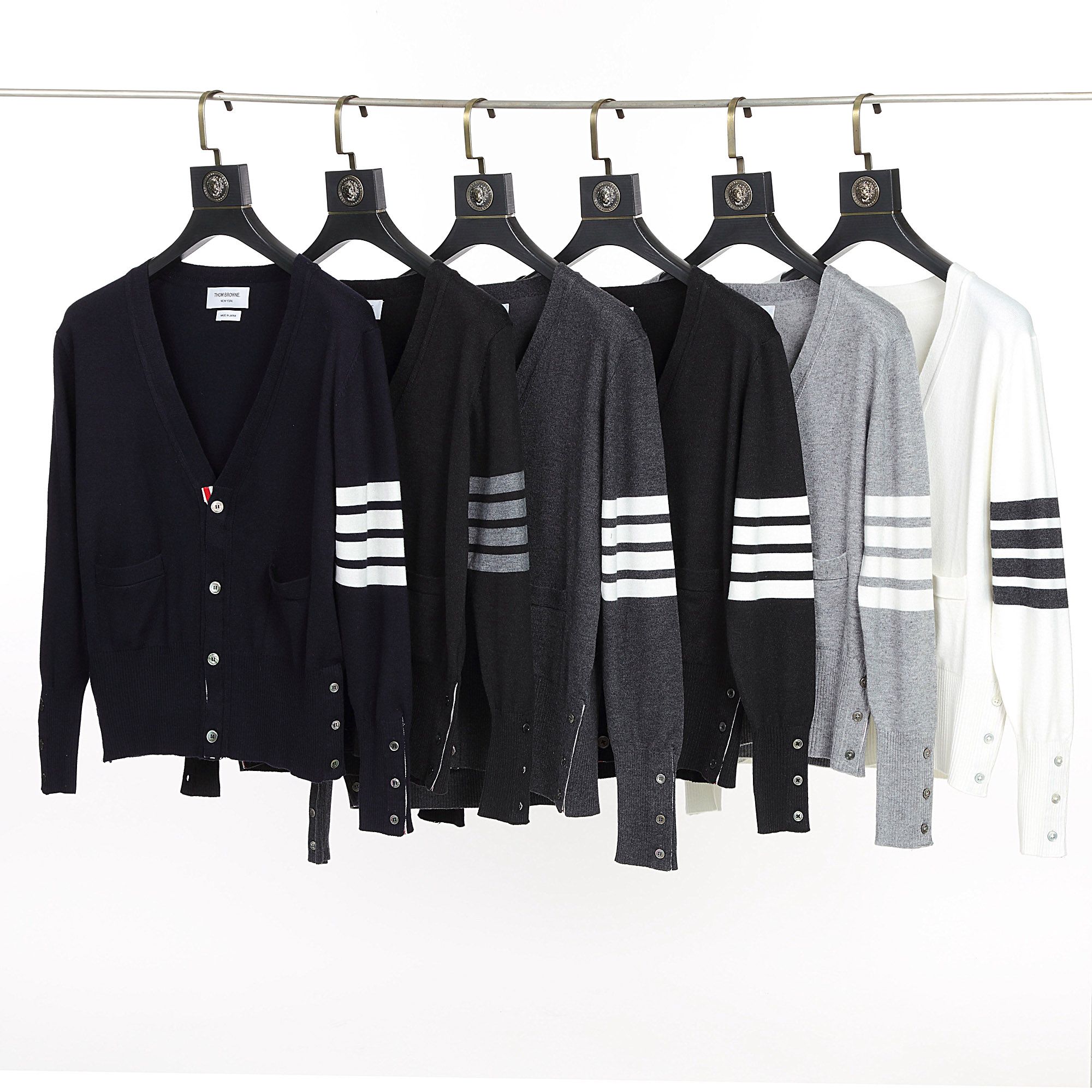 Áo Cardigan Tay Dài THOM BROWNE CASHMERE 4-BAR CLASSIC V-NECK CARDIGAN