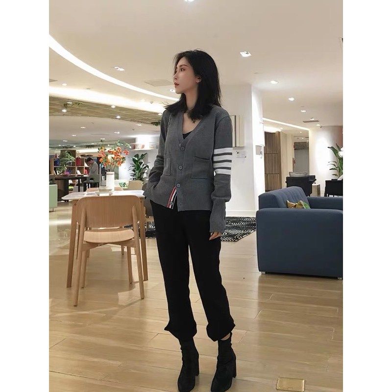 Áo khoác cổ tim Cardigan nam nữ dệt kim Thom Browne 4-Bar 8861 chất vải nỉ len cao cấp thiết kế tay áo kẻ sọc cực sang