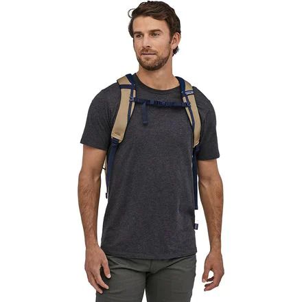 Balo du lịch Patagonia Tres Pack 25L Balo nam có ngăn đựng laptop 15inch có thể đeo thành túi đeo hoặc cặp xách tay