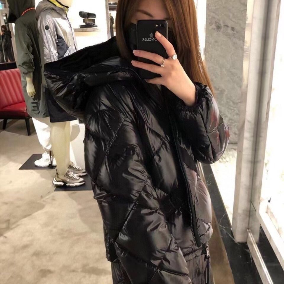 Áo khoác phao lửng lông vũ nữ MONCLER Egilope Short Down chất vải siêu ấm giữ nhiệt cực tốt