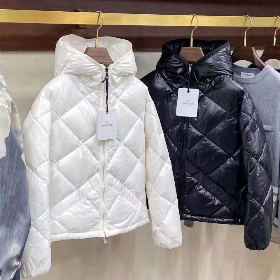Áo khoác phao lửng lông vũ nữ MONCLER Egilope Short Down chất vải siêu ấm giữ nhiệt cực tốt