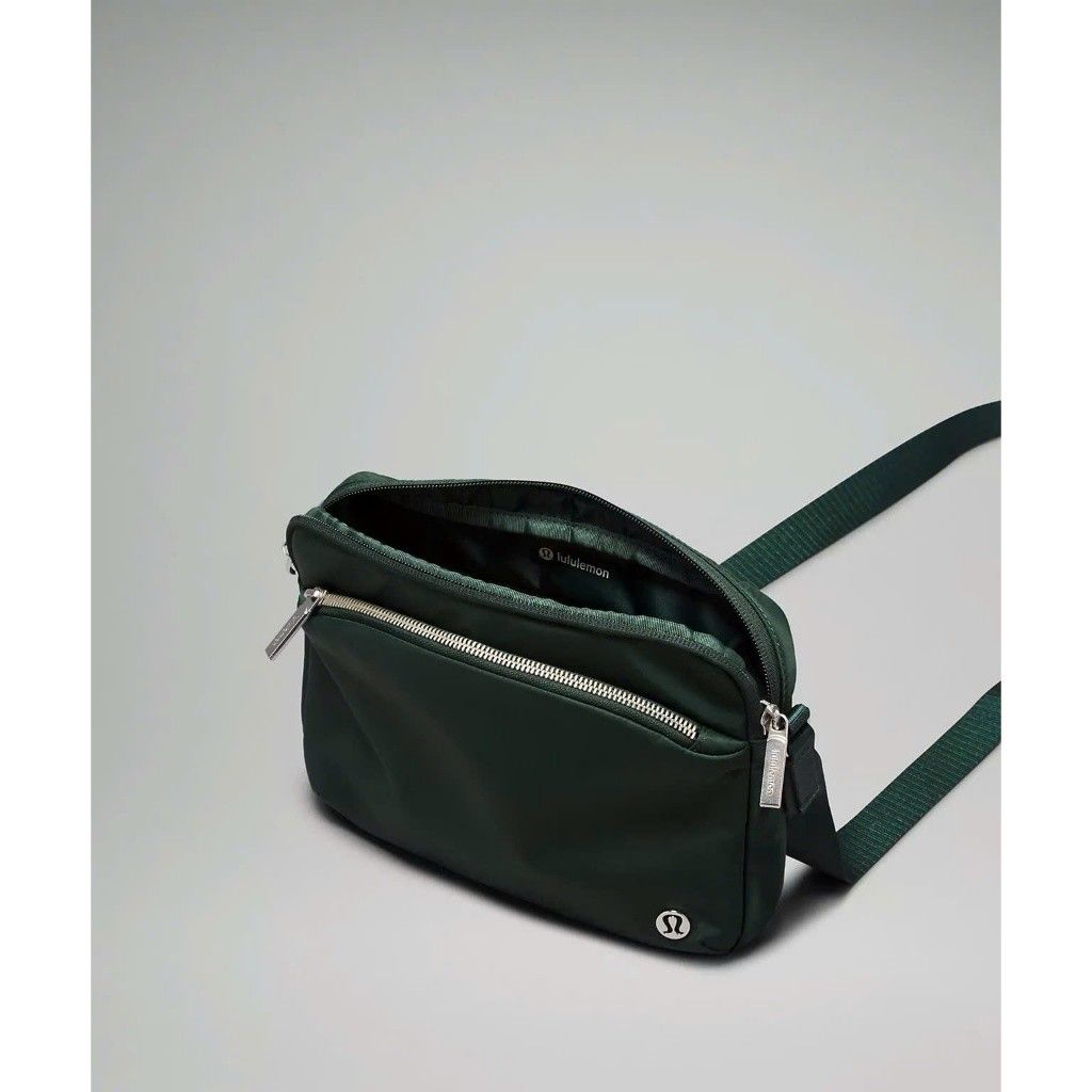 Túi Đeo Chéo LULULEMON CITY ADVENTURER CROSSBODY 2.5L Siêu nhẹ dành cho Nữ HÀNG VN XUẤT KHẨU