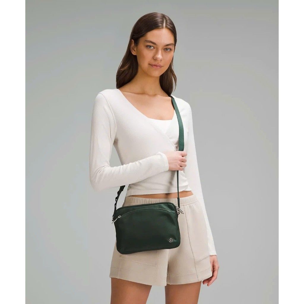 Túi Đeo Chéo LULULEMON CITY ADVENTURER CROSSBODY 2.5L Siêu nhẹ dành cho Nữ HÀNG VN XUẤT KHẨU