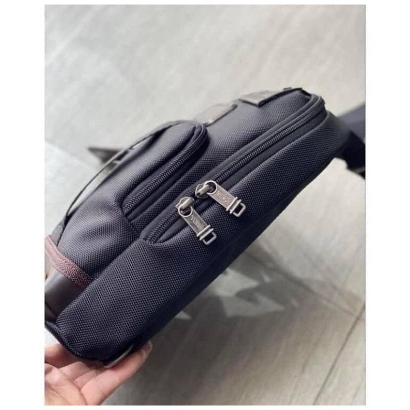 Túi đeo chéo cao cấp TUMI 222402 hàng chính hãng USA