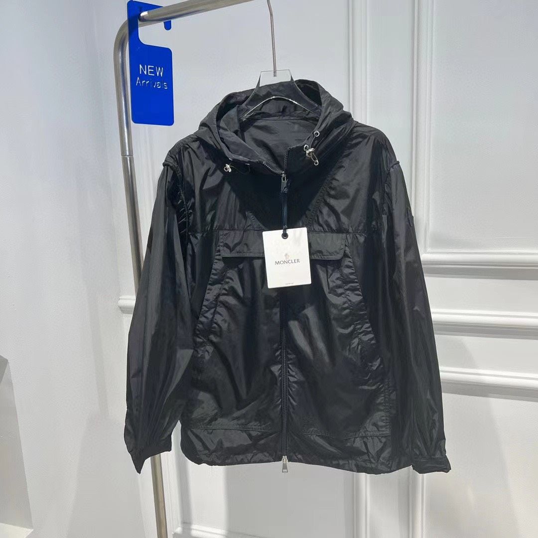 Áo Khoác Mỏng MONCLER COURSEULLES JACKET 1 Lớp