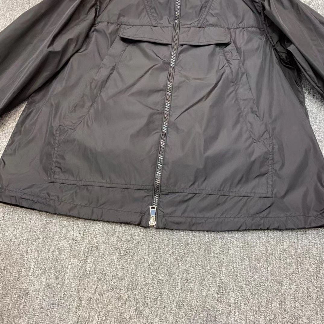 Áo Khoác Mỏng MONCLER COURSEULLES JACKET 1 Lớp