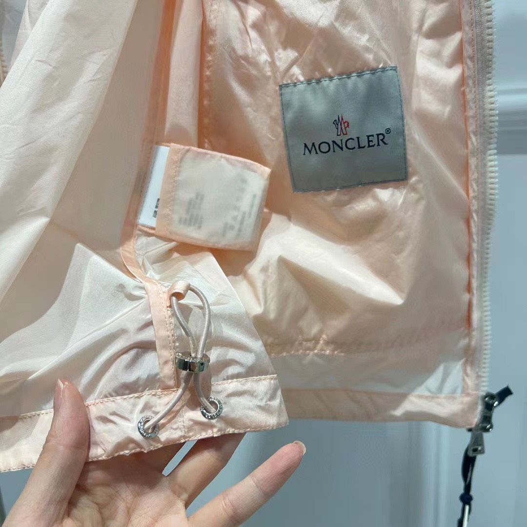 Áo Khoác Mỏng MONCLER COURSEULLES JACKET 1 Lớp