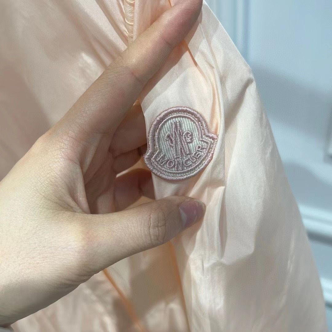 Áo Khoác Mỏng MONCLER COURSEULLES JACKET 1 Lớp