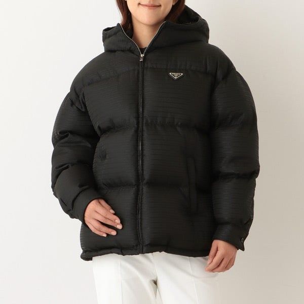 Áo Khoác Giữ Nhiệt PRADA BLACK RE-NYLON HOODED DOWN JACKET