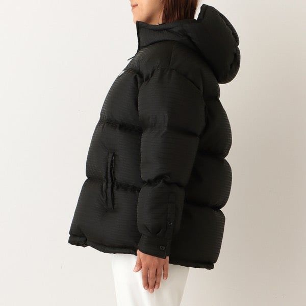 Áo Khoác Giữ Nhiệt PRADA BLACK RE-NYLON HOODED DOWN JACKET