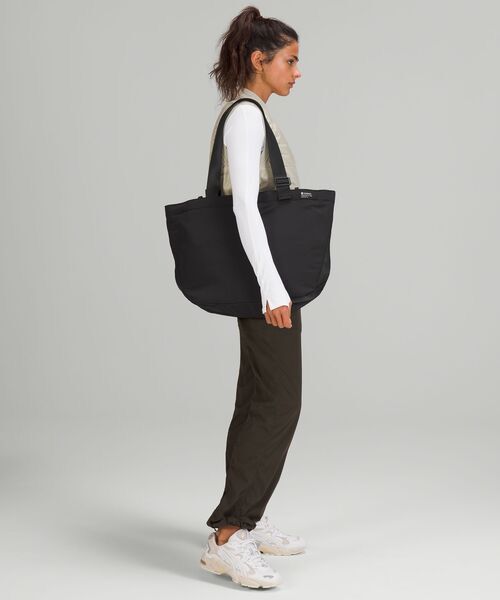 Túi Xách LULULEMON CLEAN LINES TOTE BAG 22L