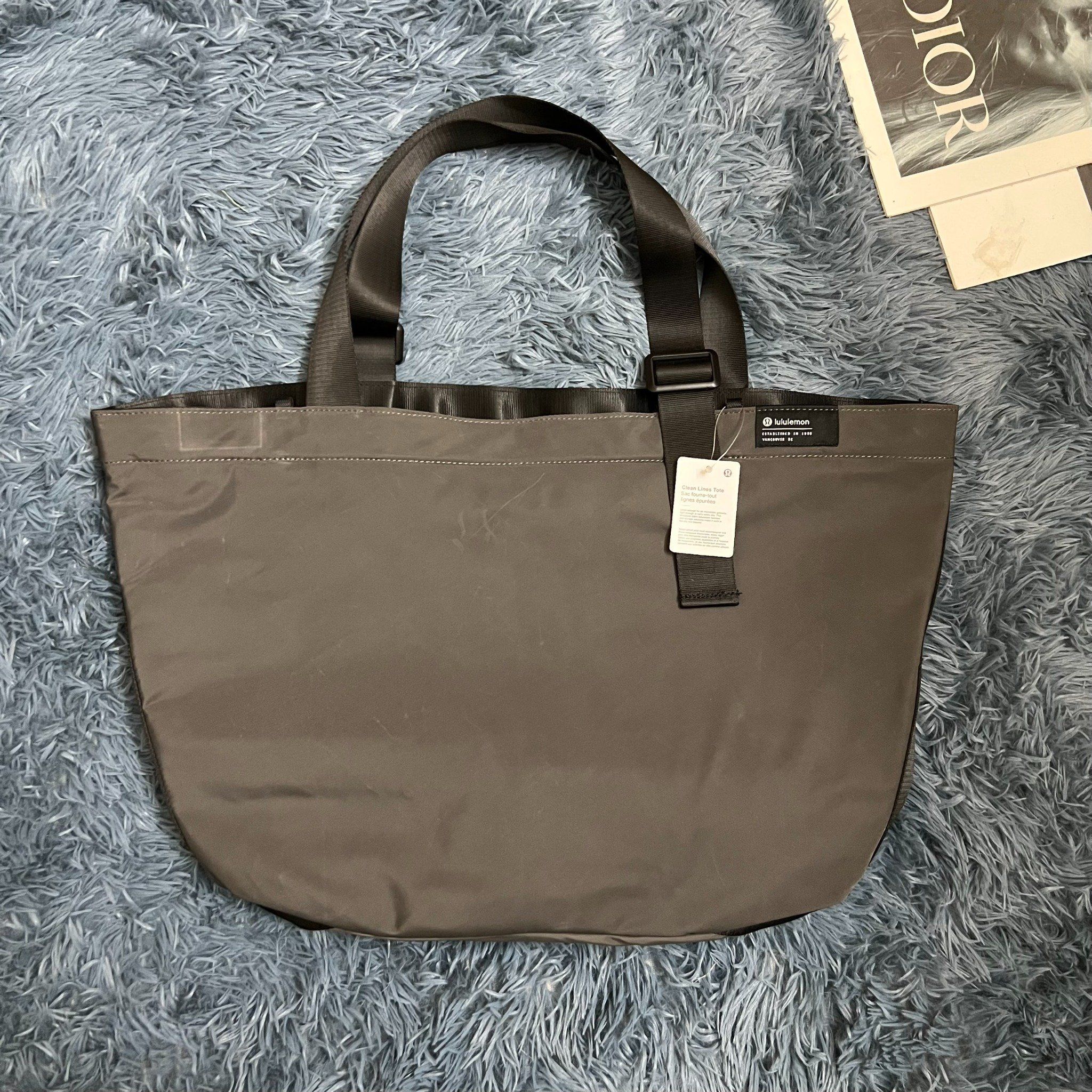  Túi Xách LULULEMON CLEAN LINES TOTE BAG 22L 