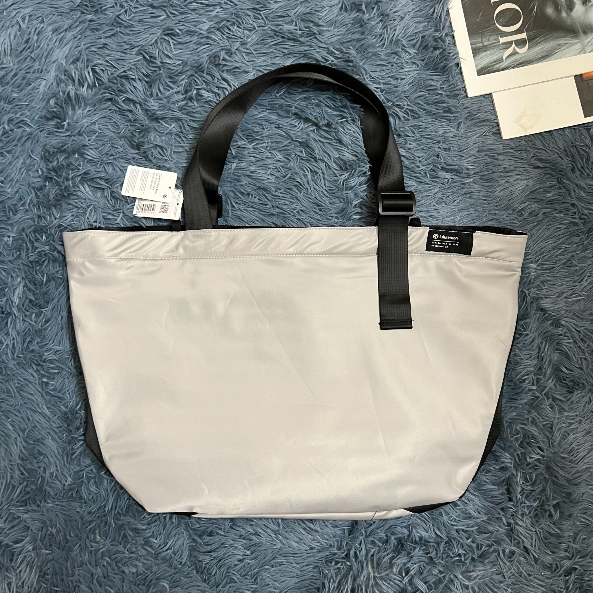 Túi Xách LULULEMON CLEAN LINES TOTE BAG 22L