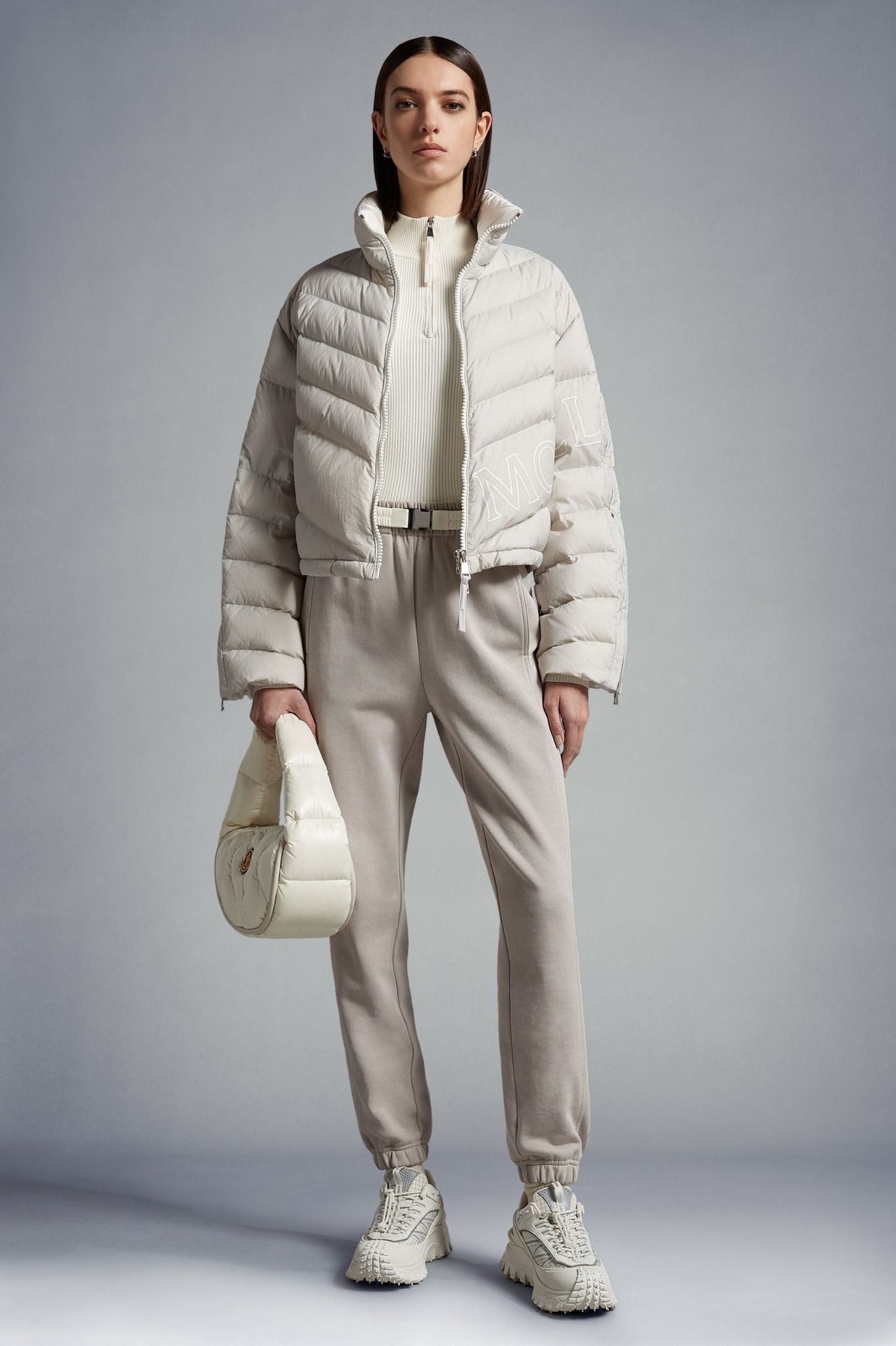 Áo Khoác MONCLER VENNES WOMEN'S SHORT DOWN JACKET