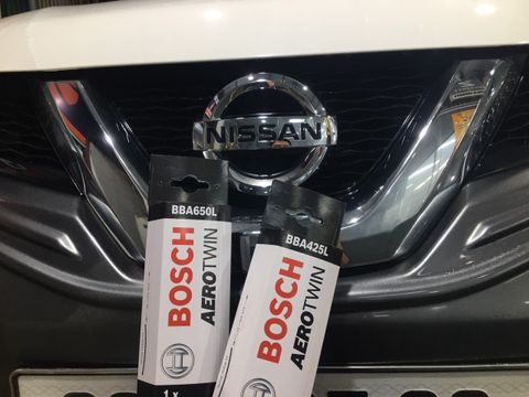 Bộ gạt mưa mềm BOSCH AEROTWIN xe Nissan X-Trail 2014, 2015, 2016, 2017, 2018 kích thước bên lái 26 INCH (65cm) bên phụ 17 INCH (42.5cm)