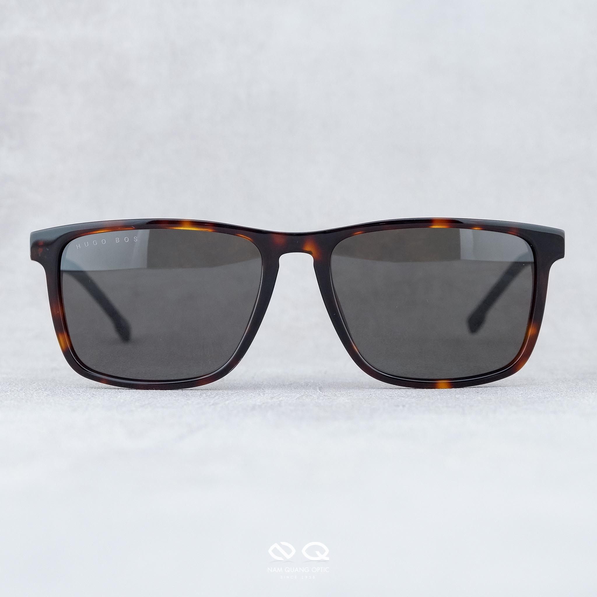Kính mát Hugo Boss 0921 - Xách tay
