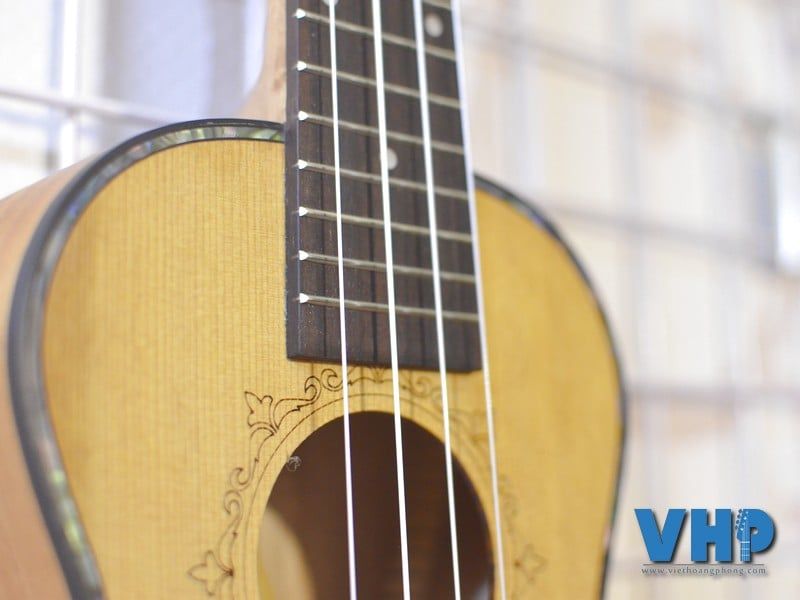 Đàn Ukulele Concert Yamaha FG830U Solid