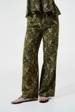 Quần dài vải thô in hình - Xanh lá - Q0359