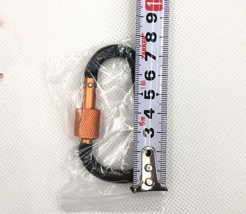 Móc khóa đa năng chữ D nhiều màu sắc - P1610