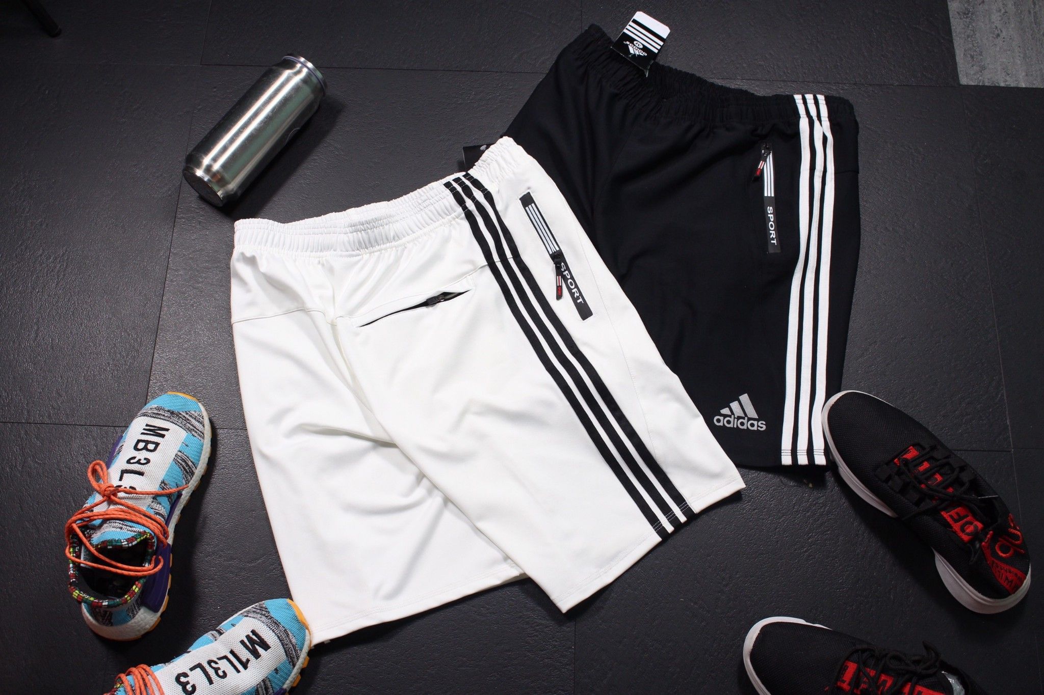 Quần đùi nam Adidas 3 sọc hông