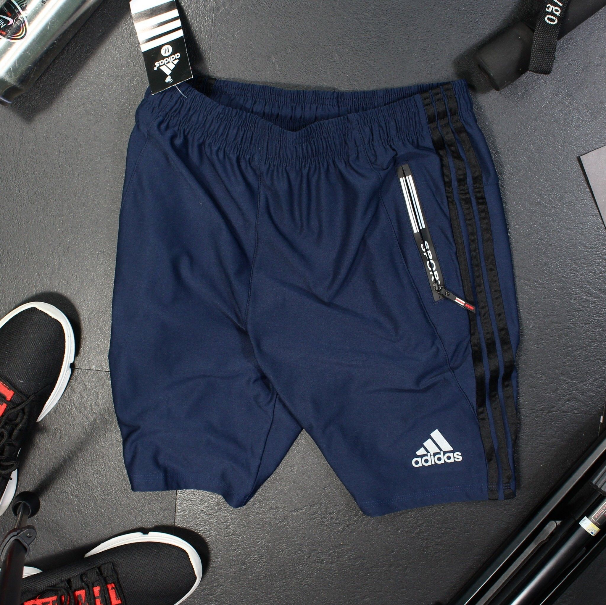 Quần đùi nam Adidas 3 sọc hông