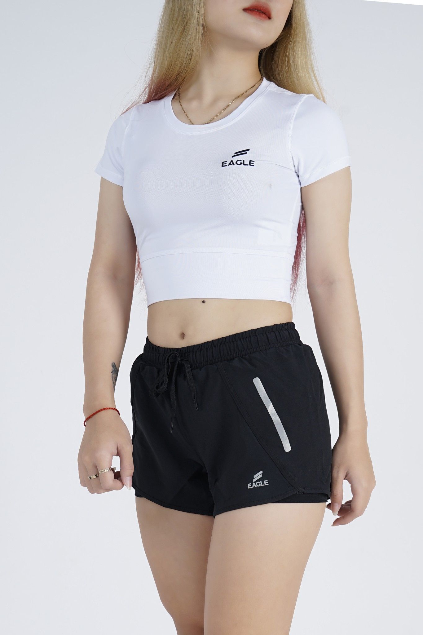 Áo crop top Eagle logo thêu - Trắng