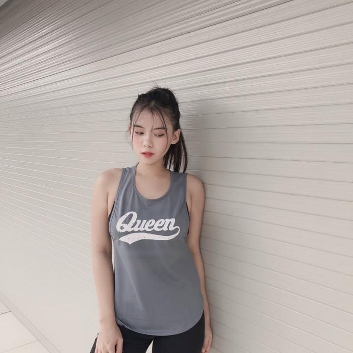 Áo tank top nữ Queen